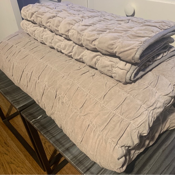 Pottery Barn Bedding Pottery Barn Shirred Velvet Quilt Poshmark